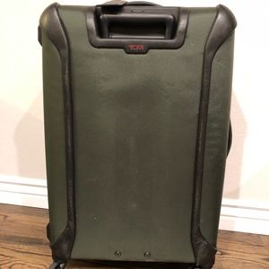 TUMI Alpha 2 Lightweight Medium Sized luggage